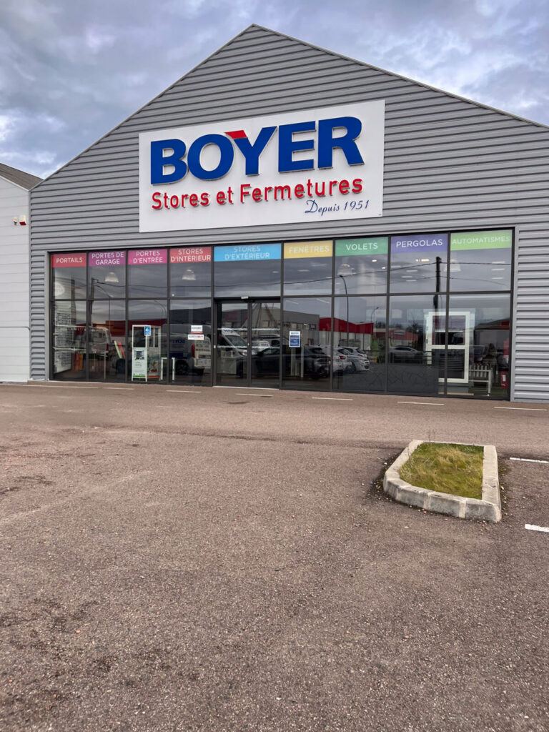 Enseigne et vitrines — Boyer Stores